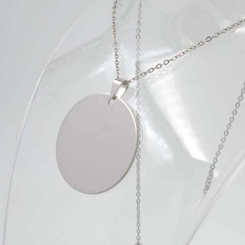 ZILVERKLEURIGE BEDELHANGER ROND MET KETTING EN GRAVURE, Sieraden, Tassen en Uiterlijk, Kettingen, Nieuw, Overige materialen, Zilver