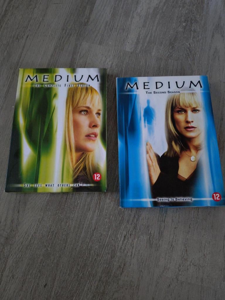 Medium Seizoen 1 & 2 DVD Boxset, Boxset, Ophalen of Verzenden, Zo goed als nieuw, Vanaf 12 jaar