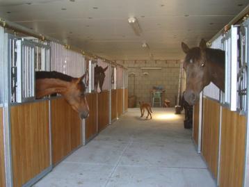 Paardenboxen | paardenstallen | stallen | voorwanden | zijwa beschikbaar voor biedingen