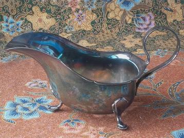 Mooie antieke silverplate sauskom uit Engeland 22,3 cm. beschikbaar voor biedingen
