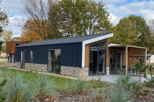 Te koop vakantiehuis op eigen grond van 455 m2, Vakantie, Vakantiehuizen | Nederland, Noord-Brabant, Recreatiepark, In bos, 3 slaapkamers