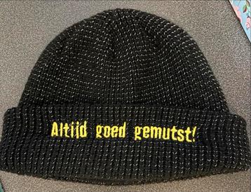 Zwarte muts 'Altijd goed gemutst!' beschikbaar voor biedingen