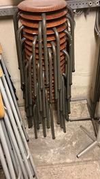 Te koop : degelijke stapelbare krukken, Ophalen, Gebruikt, Hout