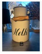 Emaille Melkkan Hengsel Deksel crème groene letters 25 cm hg, Antiek en Kunst, Curiosa en Brocante, Ophalen of Verzenden