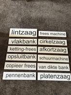 12x naamborden houtzagerij , timmerfabriek . Cirkelzaag enz., Ophalen of Verzenden, Zo goed als nieuw