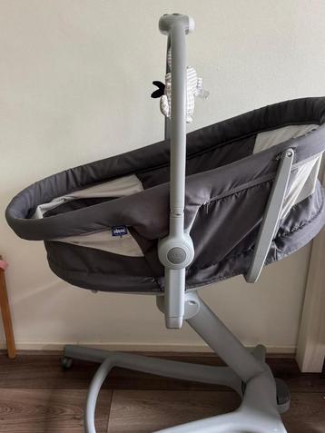 Chicco baby hug 5in1 beschikbaar voor biedingen