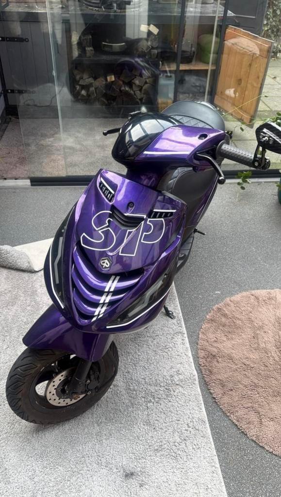 Piaggio zip 80cc, Fietsen en Brommers, Scooters | Piaggio, Zo goed als nieuw, Zip, Benzine, Ophalen