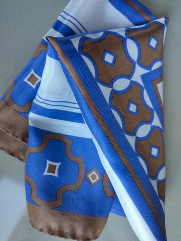 Sjaal retro paars wit bruin  beschikbaar voor biedingen