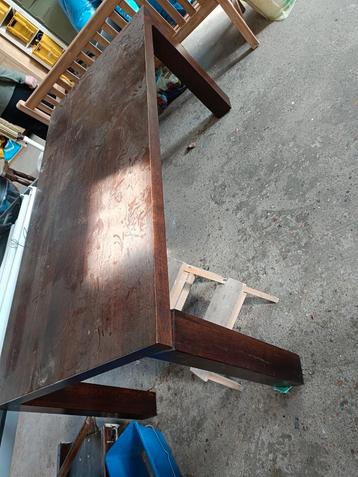 Eettafel 1m80 beschikbaar voor biedingen