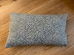 Sierkussen + binnenkussen (veren), Huis en Inrichting, Woonaccessoires | Kussens, Ophalen of Verzenden, Zo goed als nieuw, Grijs
