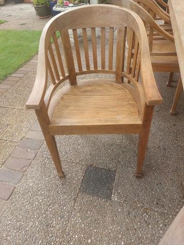 Tuinstoelen  beschikbaar voor biedingen