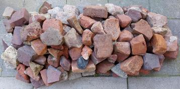 175 stuks schone halve bakstenen beschikbaar voor biedingen