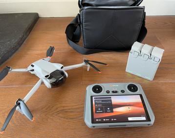 DJI Mini 3 Fly More Combo met smart controller beschikbaar voor biedingen