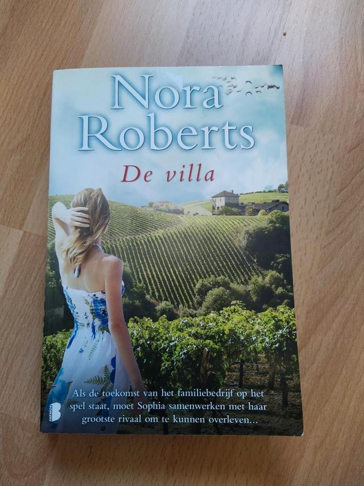 Boek. Nora roberts. De villa., Boeken, Romans, Gelezen, Nederland, Ophalen of Verzenden