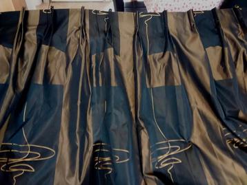 1 Groot gordijn van 235 cm hoog en 190 cm breed beschikbaar voor biedingen