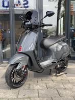 Vespa Sprint E5 2021 | Nano grey | Full option | 12 mnd. gar, Overige modellen, Maximaal 45 km/u, Zo goed als nieuw, Benzine