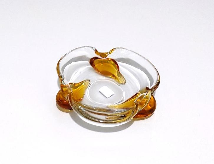 Asbak bolpootjes, František Zemek voor Mstišov glas., Antiek en Kunst, Antiek | Glas en Kristal, Ophalen of Verzenden