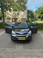 Toyota Urban Cruiser 1.3 Vvt-i 2010 Grijs, Auto's, Voorwielaandrijving, Stof, Zwart, 4 cilinders