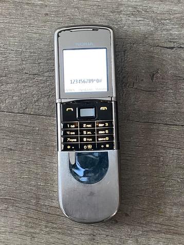 Nokia 8800 en 8600 beschikbaar voor biedingen
