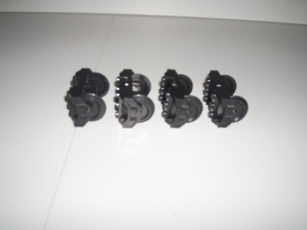 Lego 4 TREINWIELEN 9volt Zwart perfecte staat!!, Kinderen en Baby's, Speelgoed | Duplo en Lego, Ophalen of Verzenden, Zo goed als nieuw