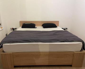 Te koop: Bed 180x200 met 2 lades beschikbaar voor biedingen