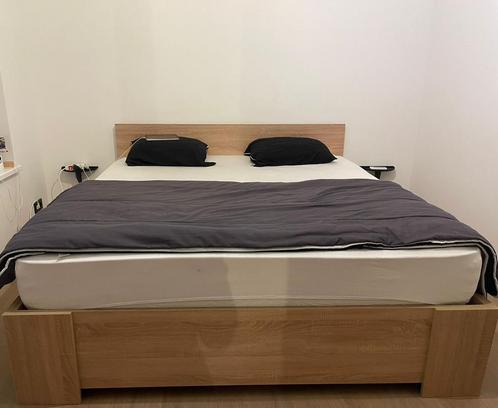 Te koop: Bed 180x200 met 2 lades, Huis en Inrichting, Slaapkamer | Bedden, Zo goed als nieuw, Tweepersoons, 180 cm, 200 cm, Hout