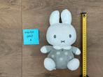Nieuwe zgan weit grijze Nijntje knuffel ca 25 cm, Ophalen, Nieuw, Kraamcadeau
