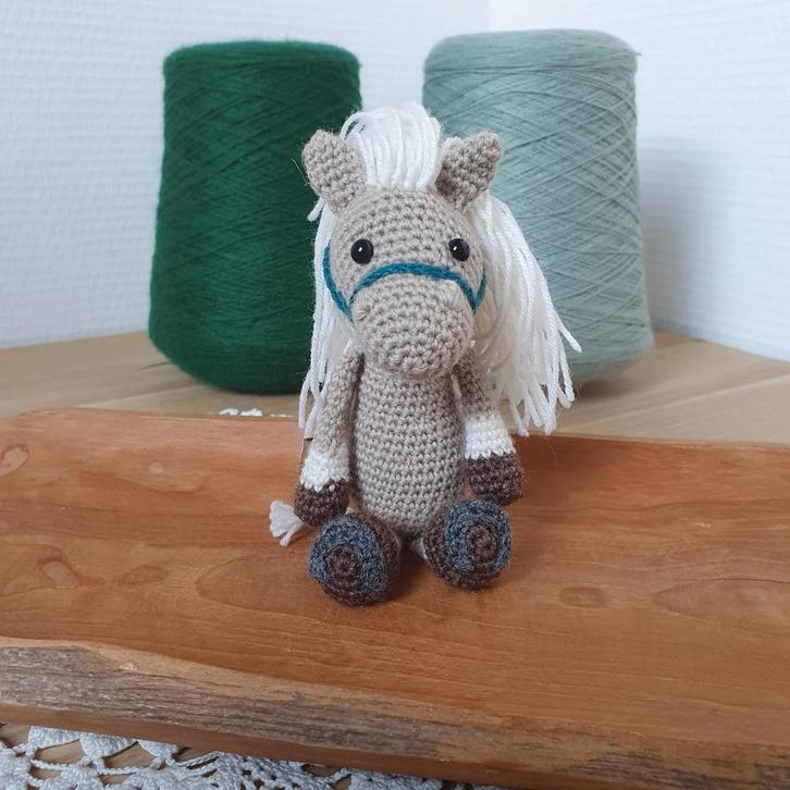 Handgemaakte gehaakt mini paardje, Verzamelen, Dierenverzamelingen, Nieuw, Beeldje of Figuurtje, Ophalen of Verzenden