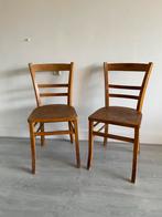 Twee aparte Houten eetkamerstoelen, bijzet stoelen, Huis en Inrichting, Stoelen, Ophalen, Zo goed als nieuw, Bruin, Twee
