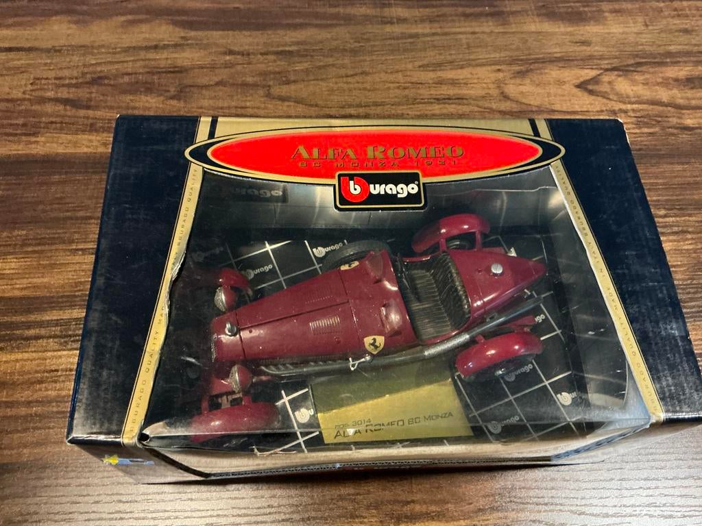 Burago Alfa Romeo 8C Monza 1931 - Schaal 1:18, Hobby en Vrije tijd, Modelauto's | 1:18, Ophalen of Verzenden, Zo goed als nieuw