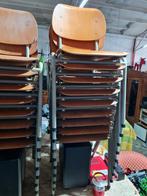 Stapelbare houten stoelen ca 26 stuks, Ophalen