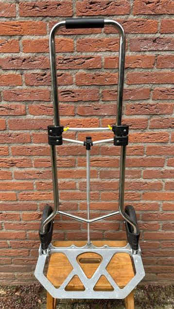 Opvouwbare steekwagen – robuust en ruimtebesparend beschikbaar voor biedingen
