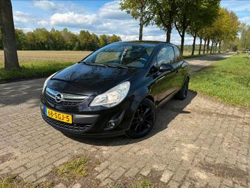 Opel Corsa 1.4 16V 3D 2011 Zwart //CRUISE//AIRCO//