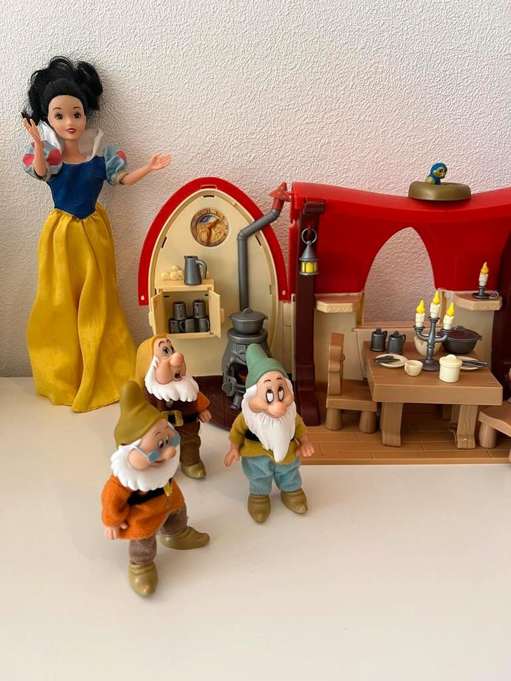 Sneeuwwitje en de Zeven Dwergen Speelset - Disney, Kinderen en Baby's, Speelgoed | Poppen, Zo goed als nieuw, Overige typen, Ophalen of Verzenden