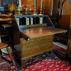Klein Engels 18e eeuws secretaire bureau., Ophalen