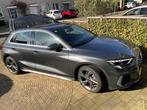 Audi A3 30 Tfsi 110pk 2022 Grijs, Auto's, Voorwielaandrijving, 1195 kg, Leder en Stof, Origineel Nederlands