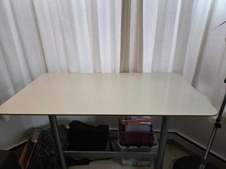Hoge Ikea-tafel (Billsta) – ideaal als sta-bureau!, Huis en Inrichting, Barren, Gebruikt, Ophalen