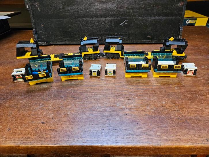 2 mooie lego wagons van de 4559 trein, Kinderen en Baby's, Speelgoed | Duplo en Lego, Zo goed als nieuw, Lego, Complete set, Ophalen of Verzenden