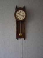 Antieke Wandklok met Slinger, Ophalen