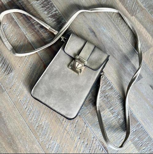 Zgan licht bruin schouder tasje 18 x 11,5 cm, Sieraden, Tassen en Uiterlijk, Tassen | Damestassen, Zo goed als nieuw, Schoudertasje