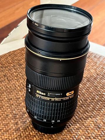 Nikon AF-S NIKKOR 24-70mm f/2.8G ED beschikbaar voor biedingen