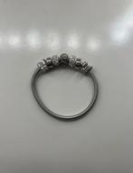 Pandora armband met zilverkleurige vezel, Ophalen of Verzenden, Zo goed als nieuw, Zilver, Met bedels of kralen