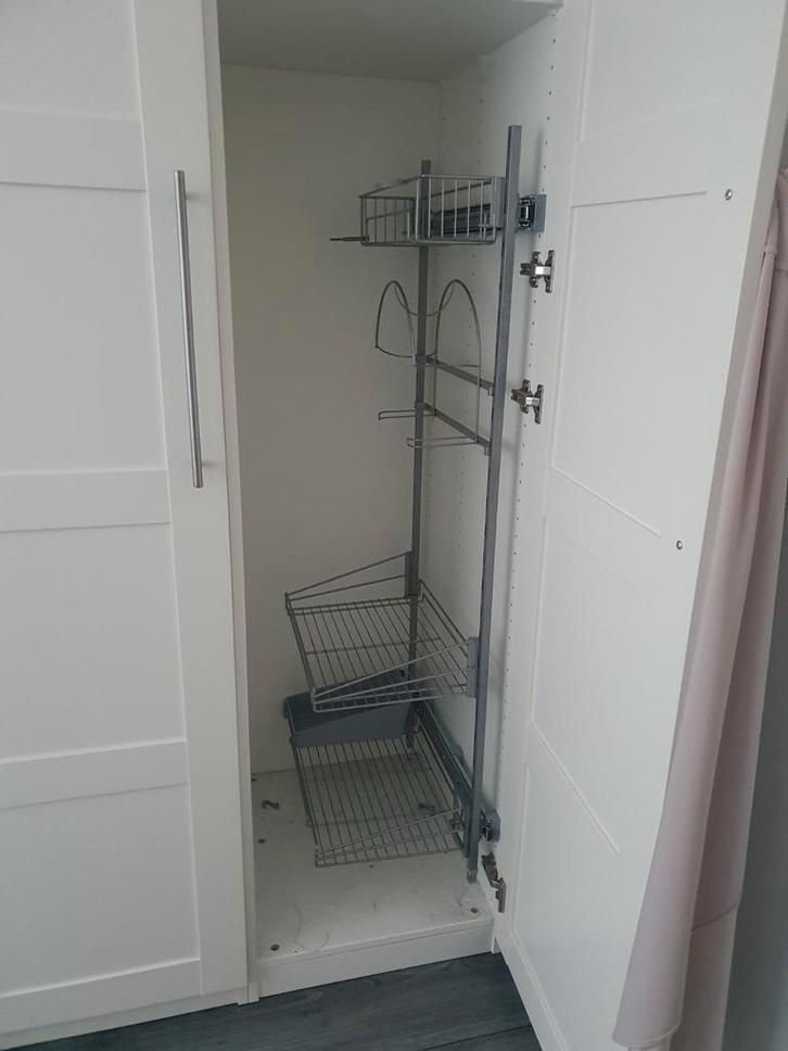 UTRUSTA UITSCHUIFBARE SCHOONMAAKREK, Huis en Inrichting, Kasten | Overige, Zo goed als nieuw, Ophalen