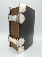 Bijbel met zilveren sloten , E. Wientjes uit Ootmarsum, 1831
