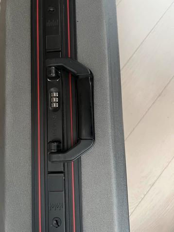 Samsonite Koffer met Slot beschikbaar voor biedingen