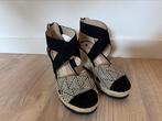Nova Sleehakken Zwart Beige Sleehak Schoenen Dames, Kleding | Dames, Ophalen of Verzenden, Nieuw, Zwart, Sandalen of Muiltjes