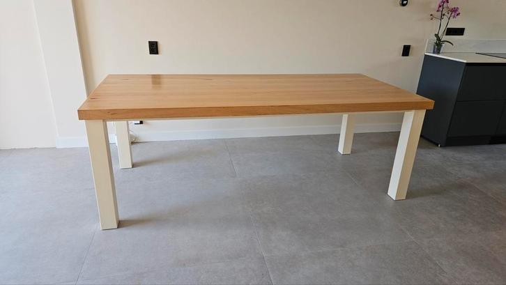 eikenhouten tafel met hardhouten poten. xl en hoger, Huis en Inrichting, Tafels | Eettafels, Gebruikt, 100 tot 150 cm, 200 cm of meer