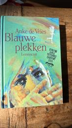 Anke de Vries - Blauwe plekken, Boeken, Kinderboeken | Jeugd | 10 tot 12 jaar, Ophalen of Verzenden, Zo goed als nieuw, Anke de Vries
