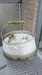 Oude zinken emmer met deksel, Ophalen, Gebruikt