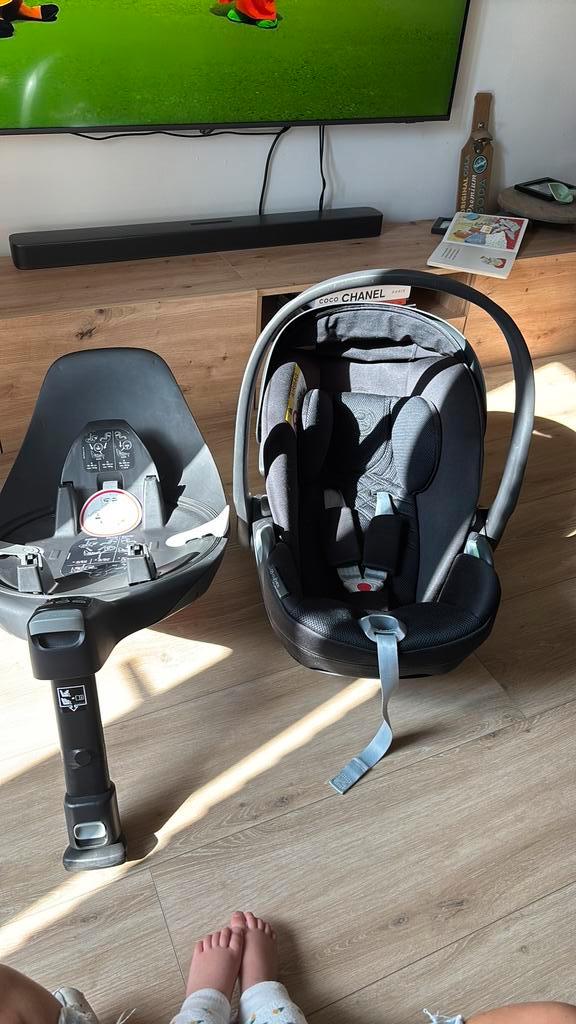 Cybex base T black + cybex cloud  T size plus black, Kinderen en Baby's, Autostoeltjes, Zo goed als nieuw, Overige merken, 0 t/m 13 kg